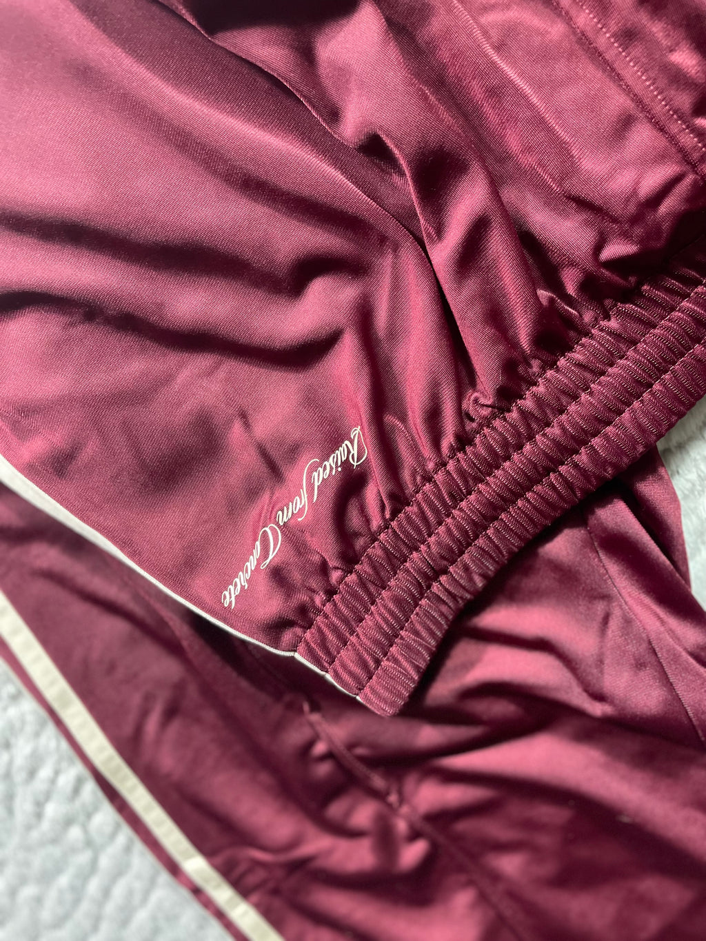 Adidas Firebird Baggy TP Hose / Bordeaux Rot / Neu mit Etikett