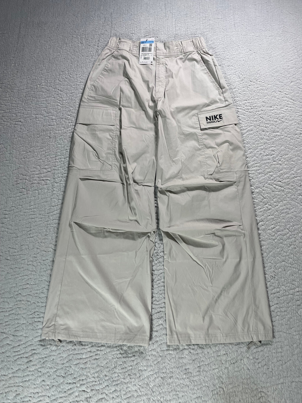 Nike Cargo Baggy Hose / Silber/Grau / Neu mit Etikett