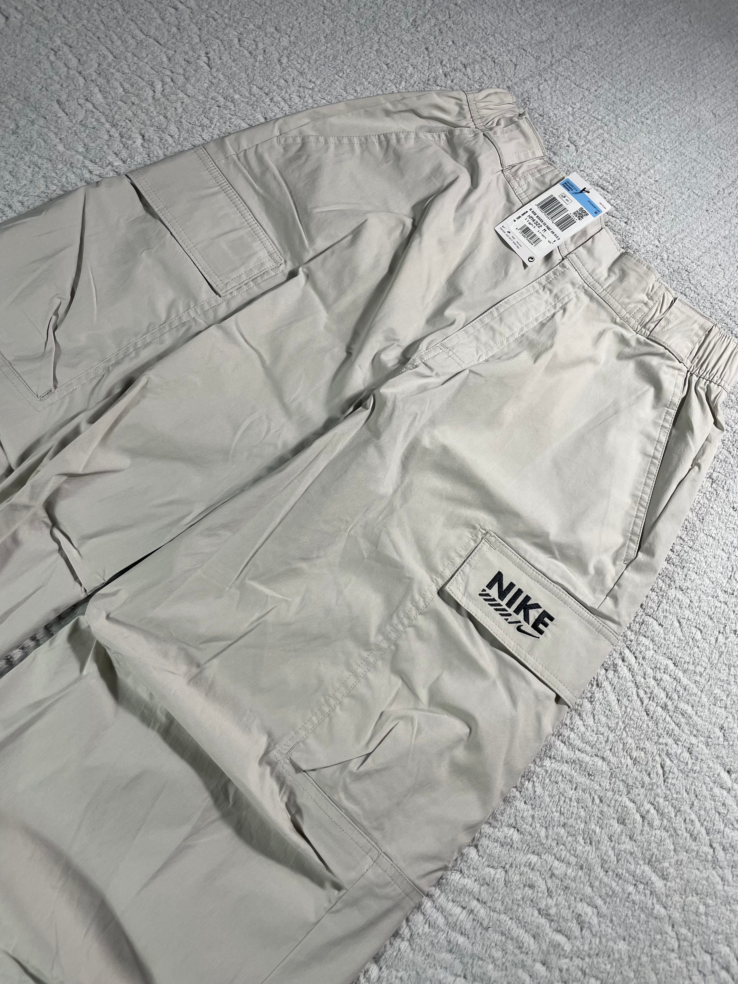Nike Cargo Baggy Hose / Silber/Grau / Neu mit Etikett