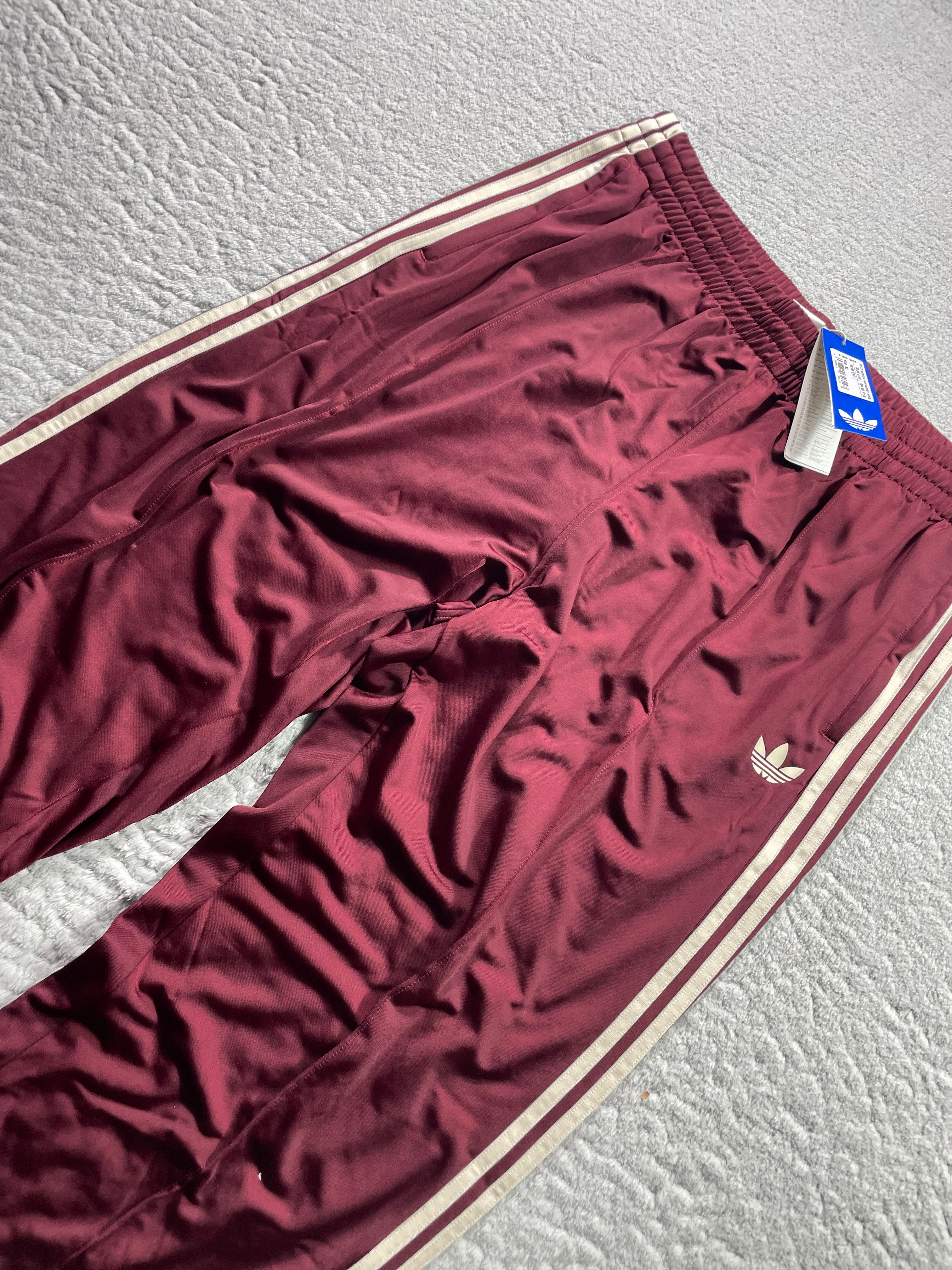 Adidas Firebird Baggy TP Hose / Bordeaux Rot / Neu mit Etikett