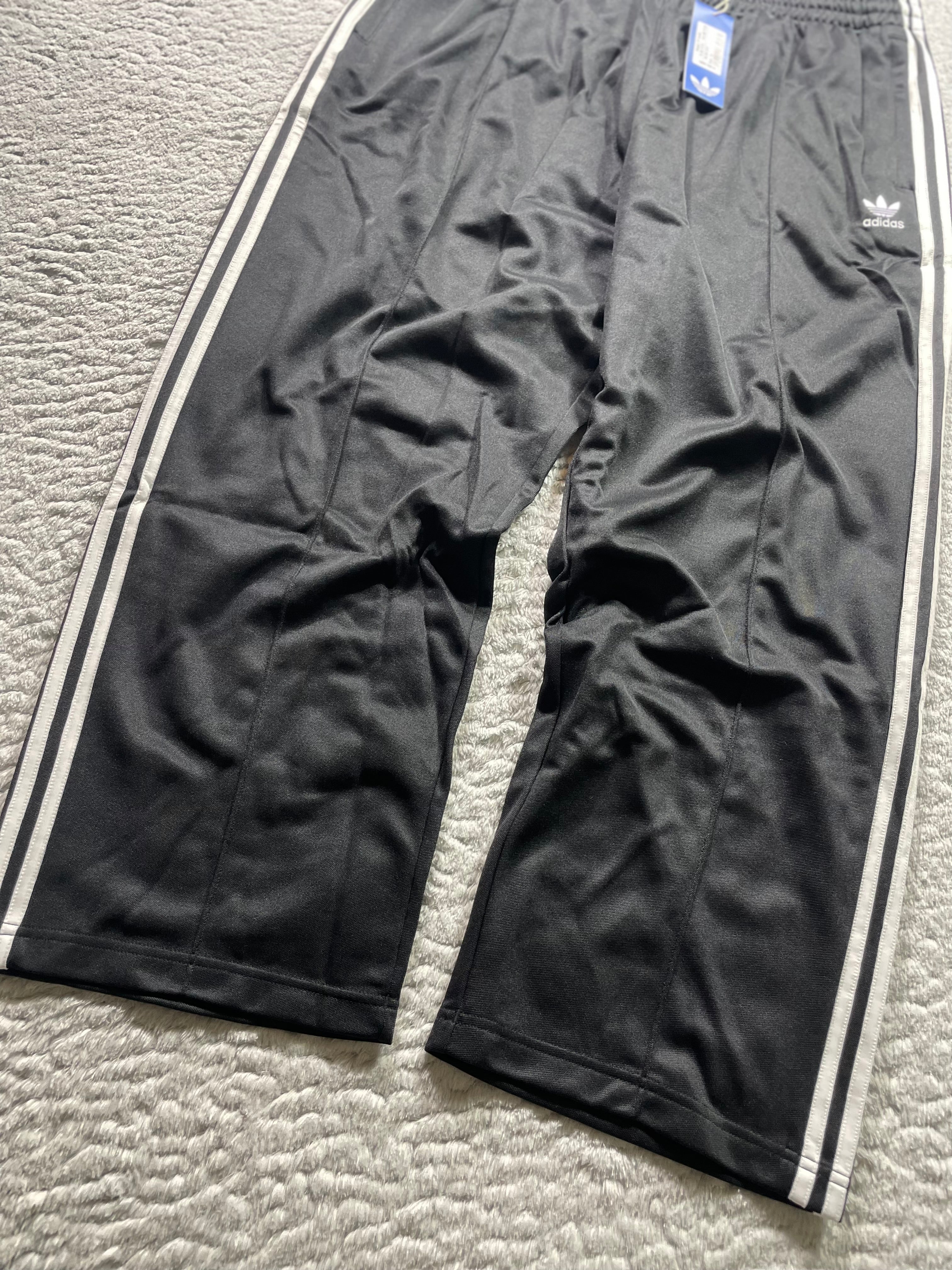 Adidas Baggy TP Hose / Schwarz / Neu mit Etikett