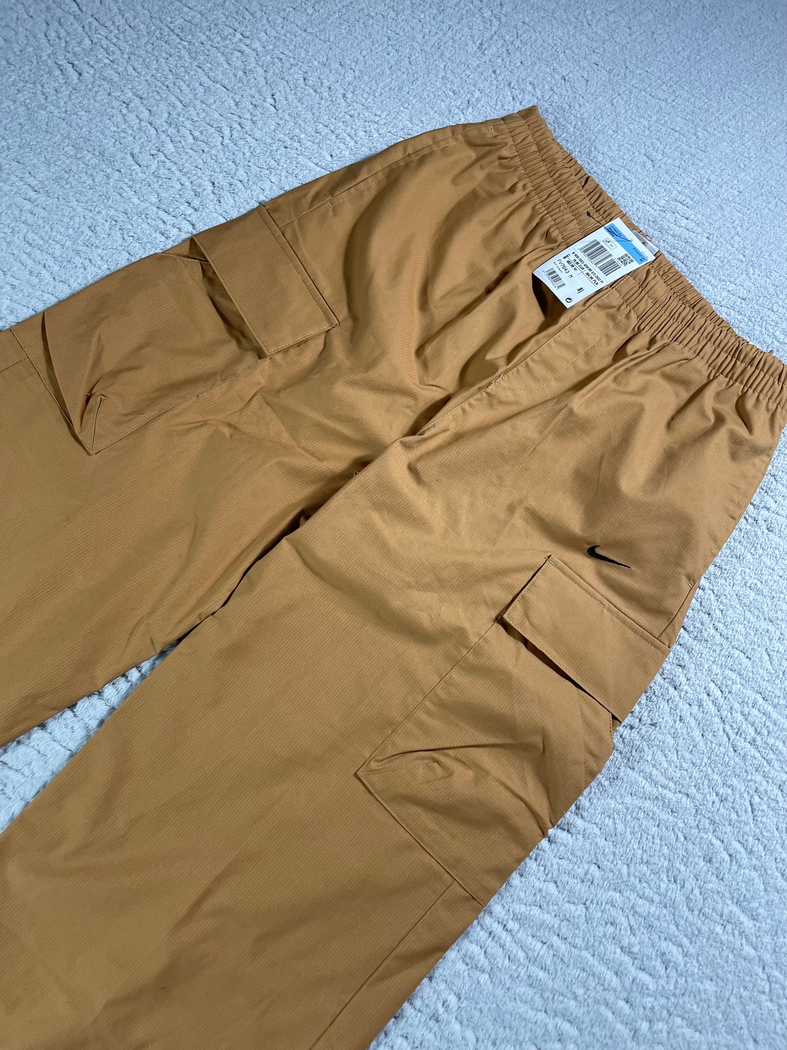 Nike Baggy Cargo Hose / Hellbraun / Neu mit Etikett