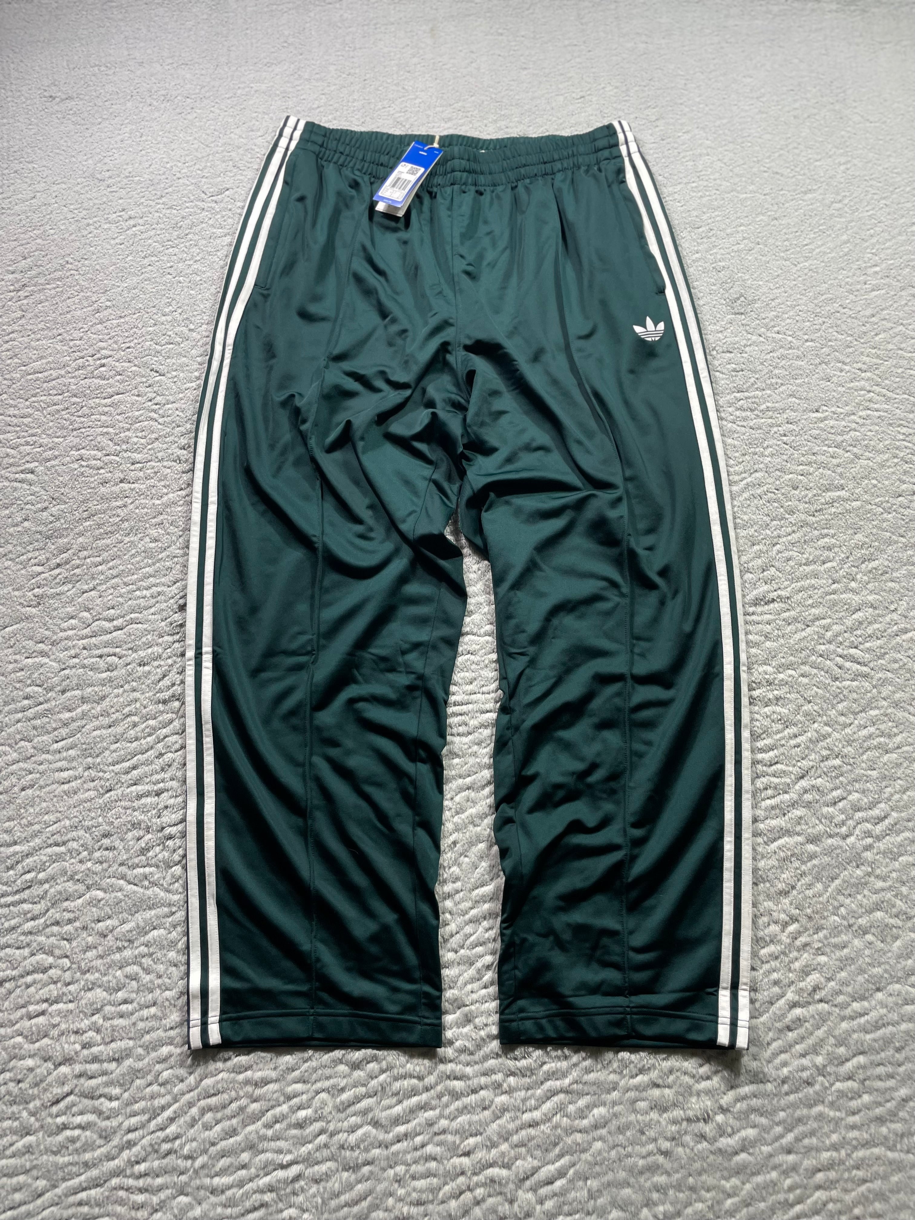 Adidas Firebird Baggy TP Hose / Dunkelgrün / Neu mit Etikett