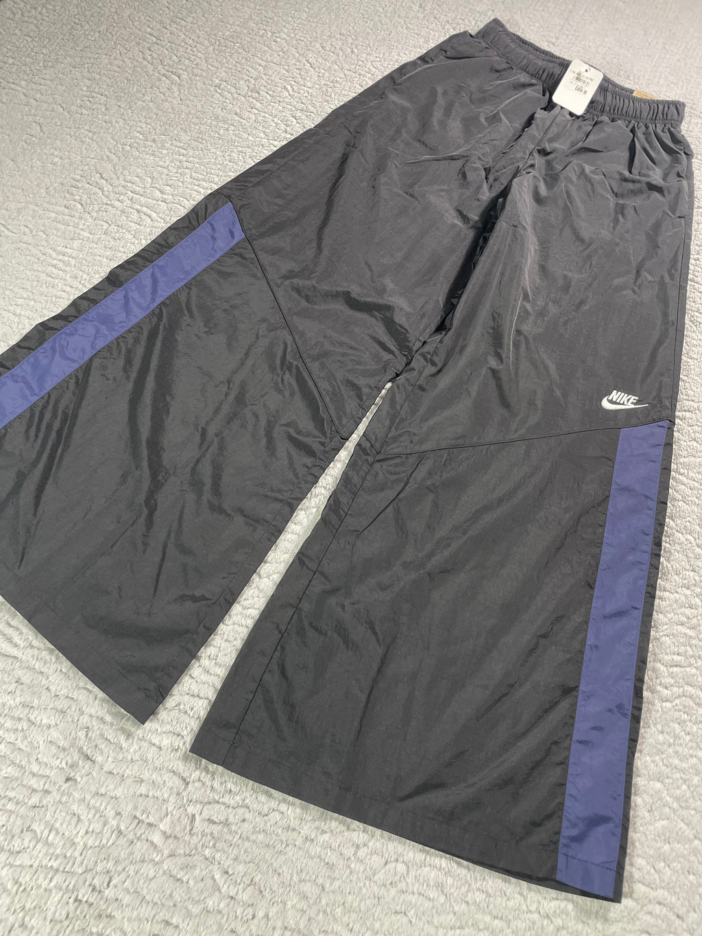 Nike Wide Leg Hose / Schwarz / Neu mit Etikett