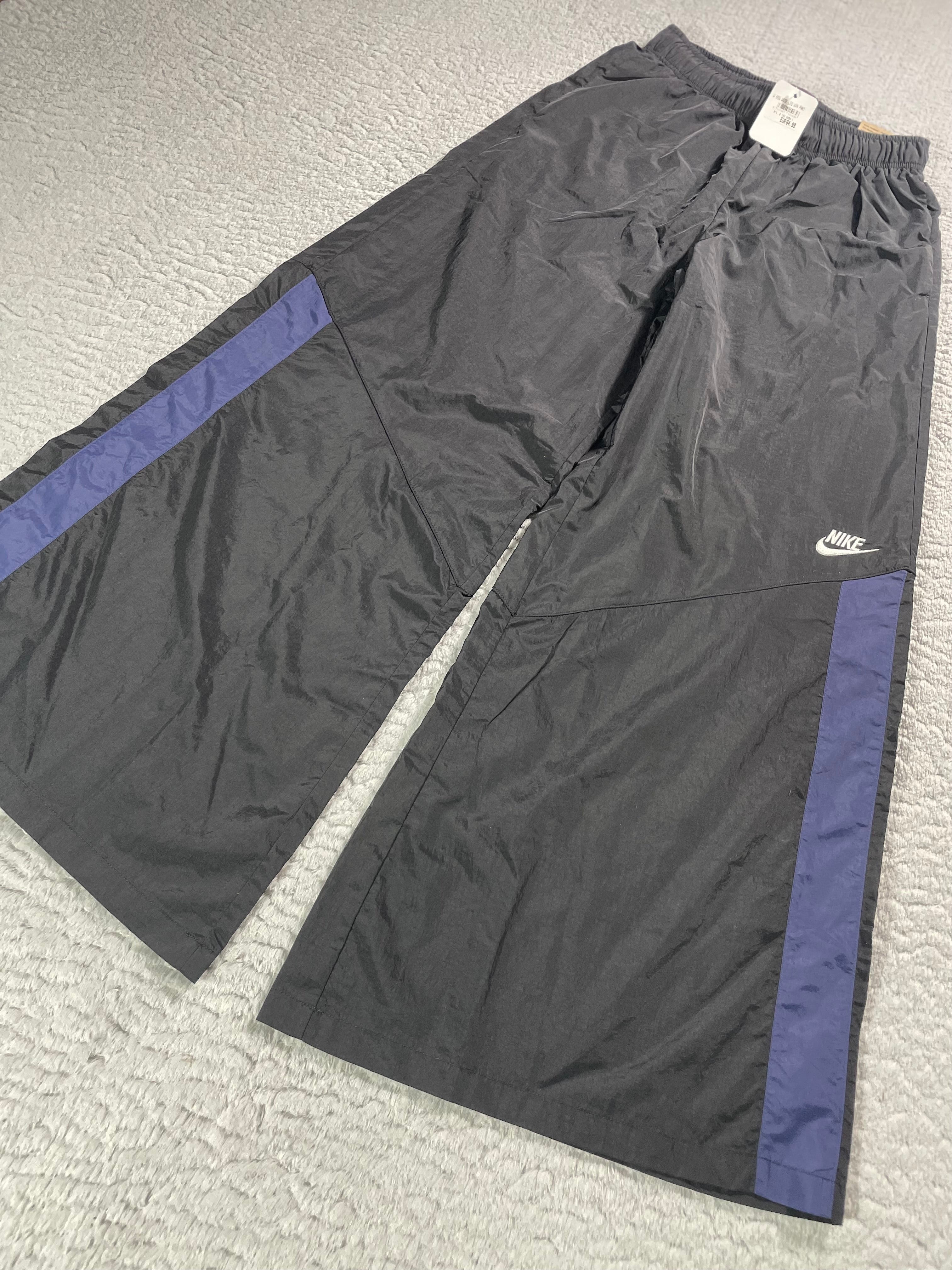 Nike Wide Leg Hose / Schwarz / Neu mit Etikett