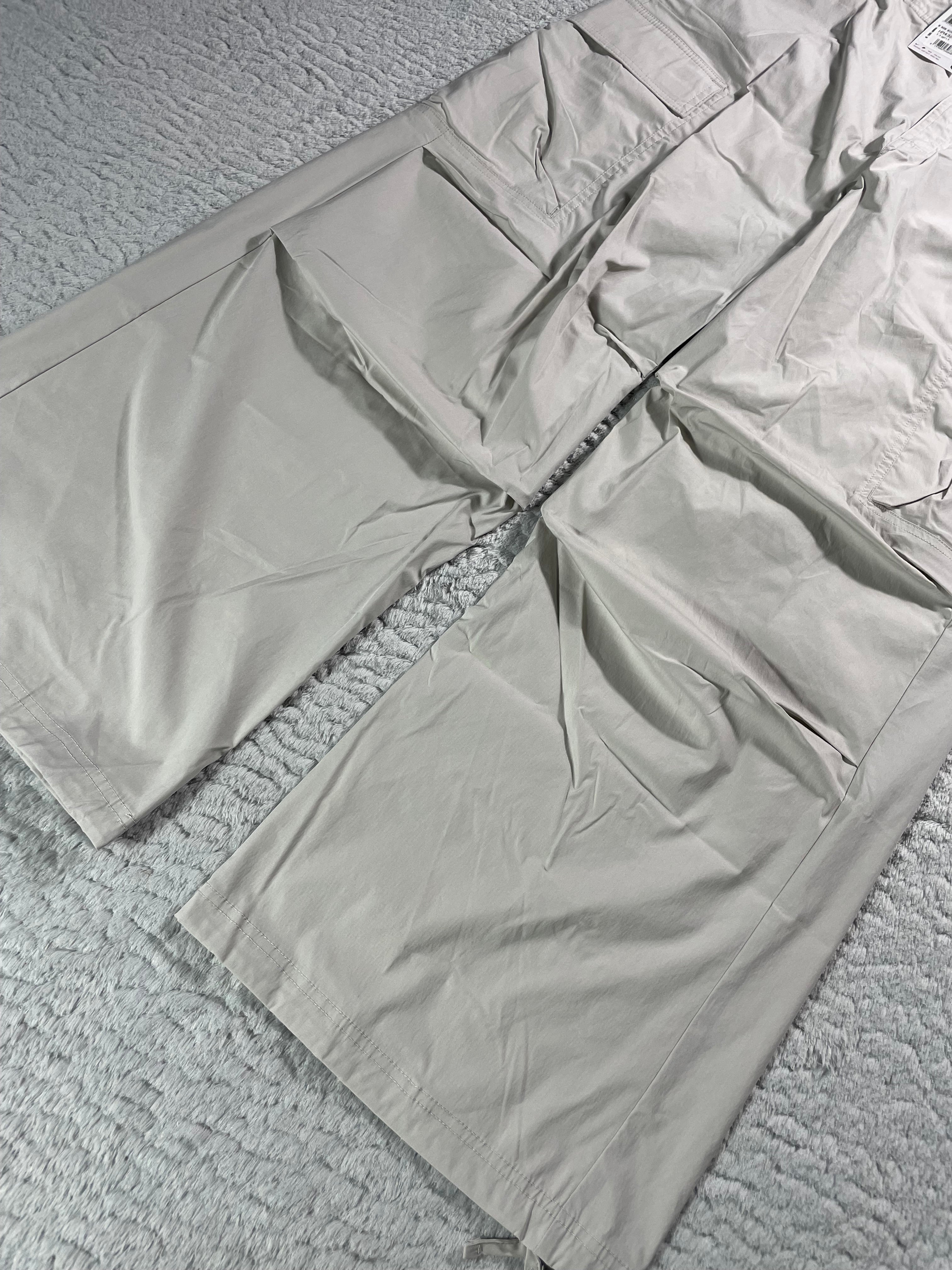 Nike Cargo Baggy Hose / Silber/Grau / Neu mit Etikett