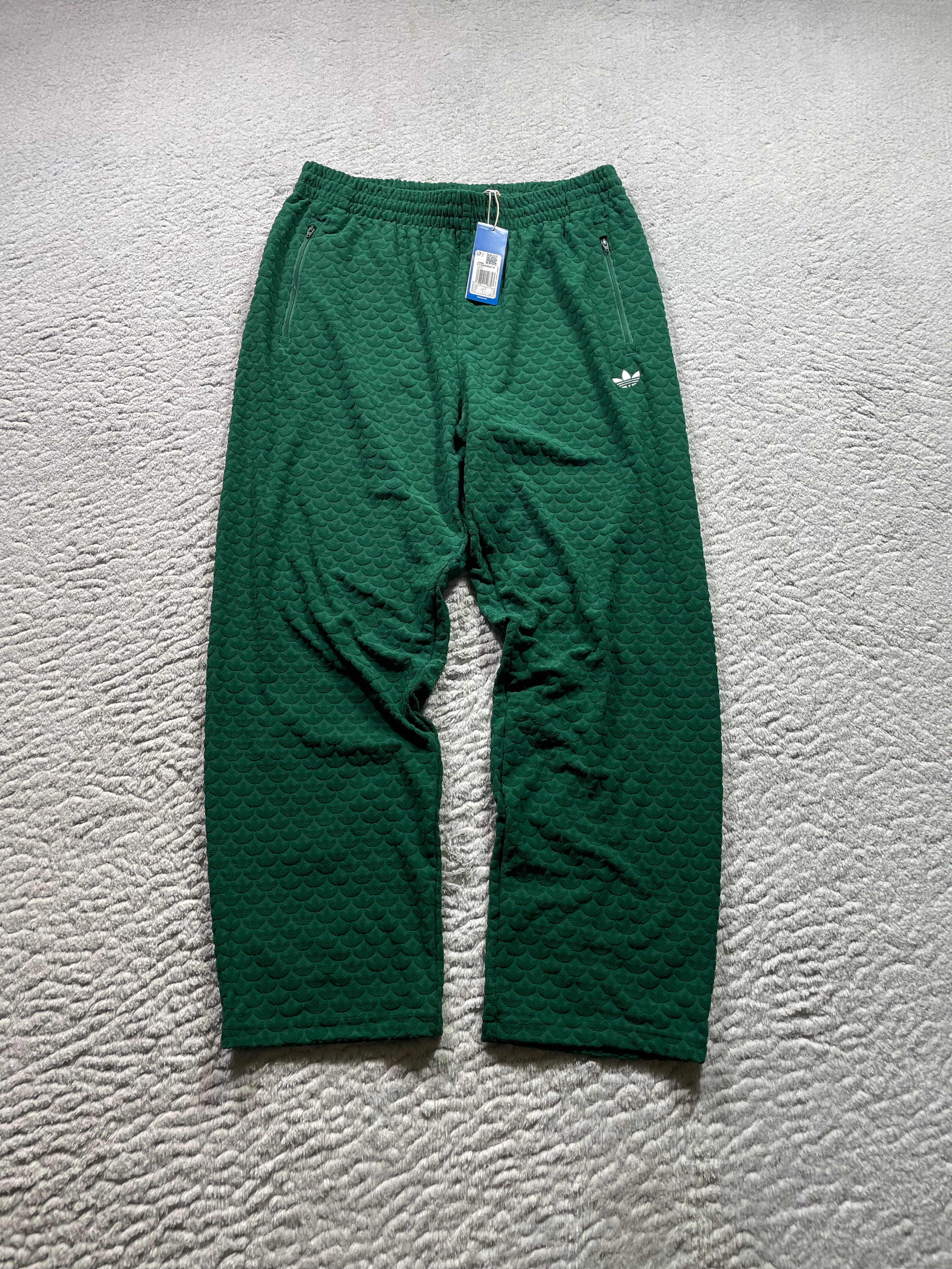 Adidas Monogramm Hose / Grün / Neu mit Etikett