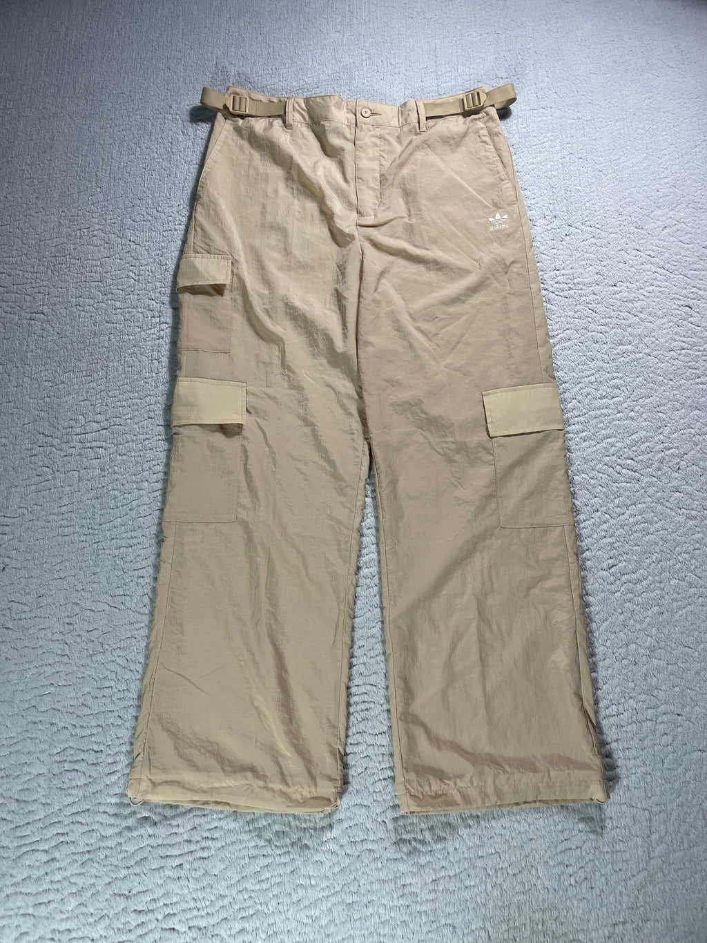 Adidas Baggy Cargo Hose / Beige / Neu mit Etikett