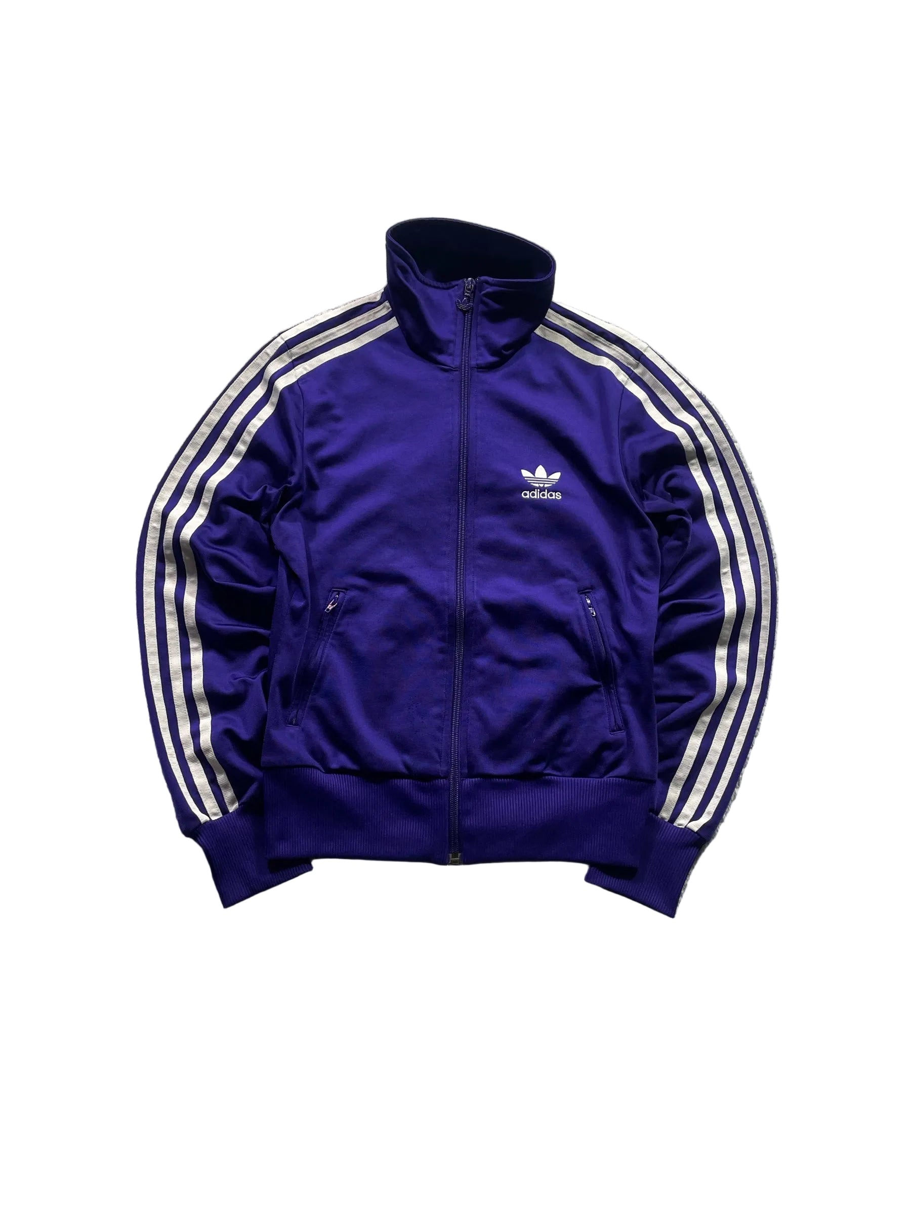 Schnell Spart adidas Trainingsjacke in Violett mit weißen drei Streifen, Stehkragen und Trefoil-Logo auf der Brust